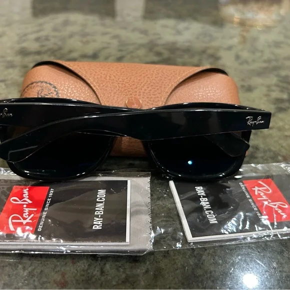 Ray- Ban Sunglasses in Black, like new